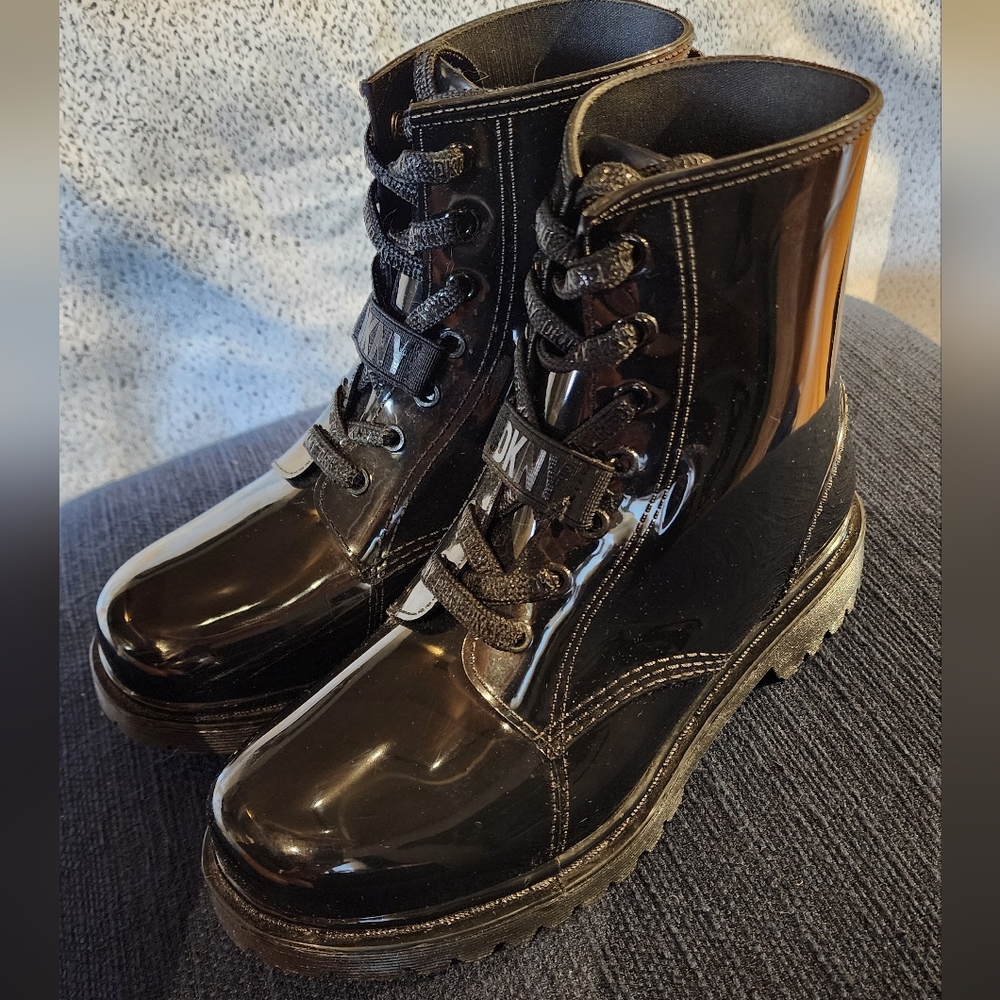 Like New DKNY black Short Lace-Up Patemt Style Boots